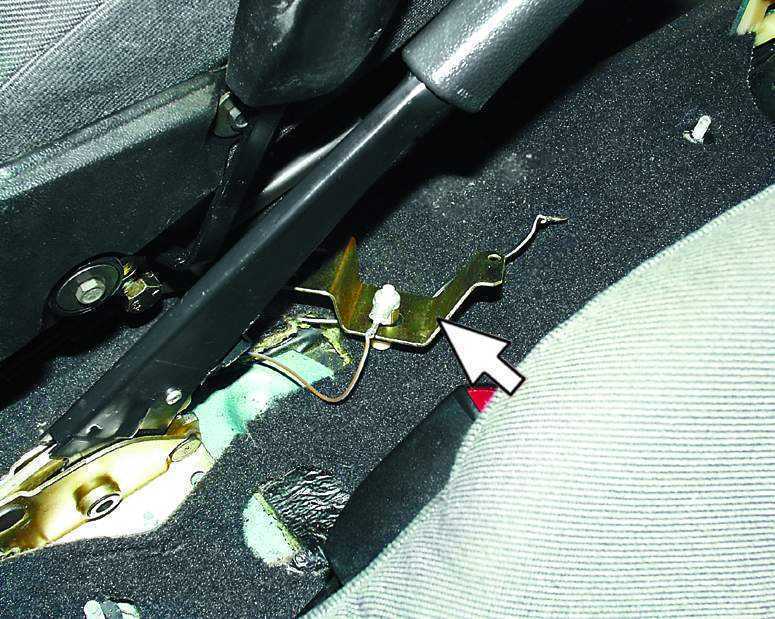Натяжка и замена ручника на автомобиле лада приора