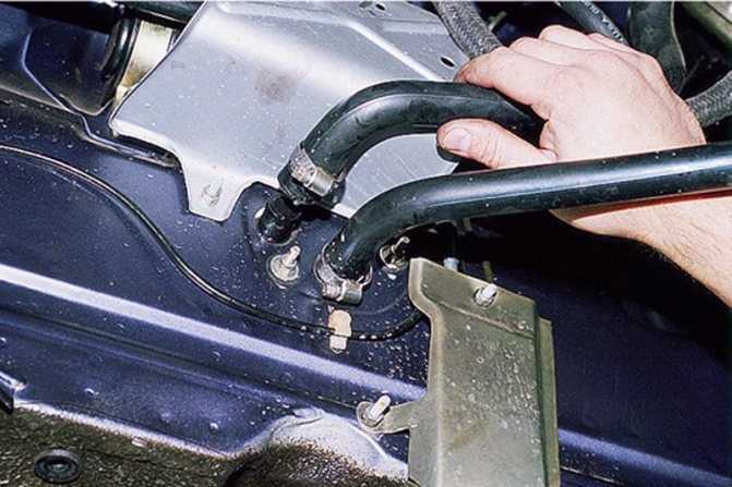 Резонатор системы выхлопа в автомобиле «лада-приора», порядок его замены