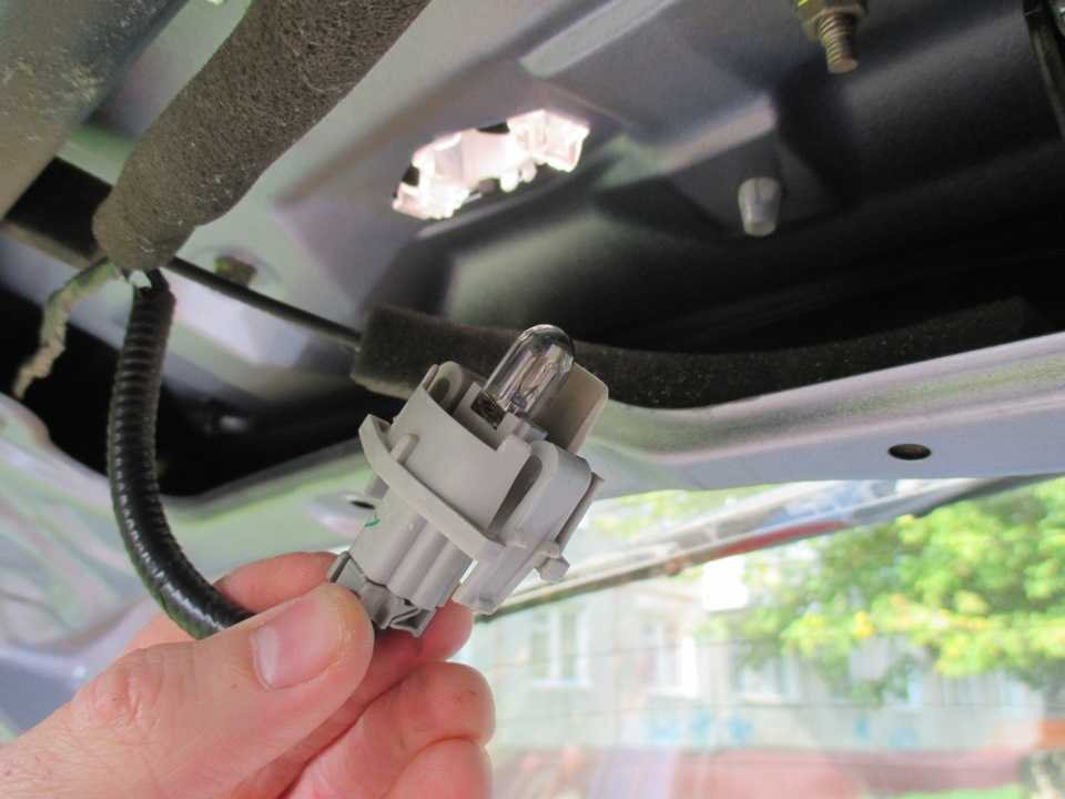 Лампа подсветки номера на автомобиле приора инструкция замены