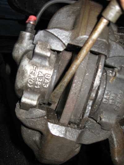 Замена тормозного шланга тормозного механизма переднего колеса на автомобиле ваз 2107