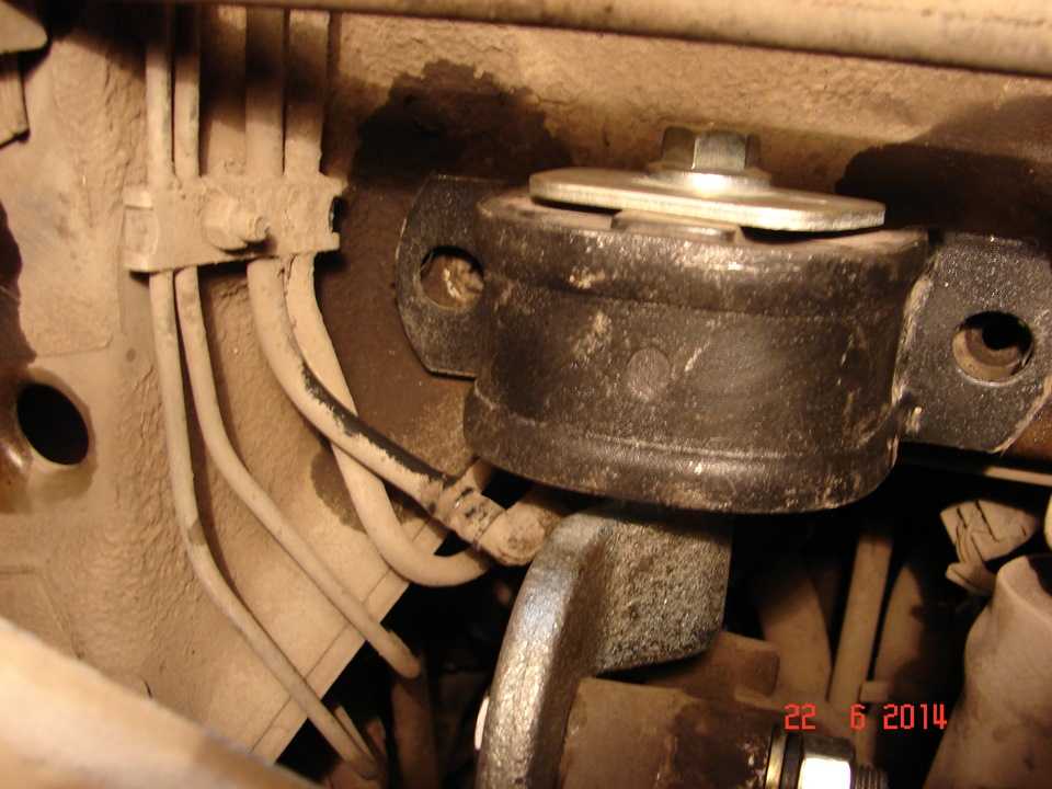 Опора(подушка) двигателя приора: верхняя, нижняя - замена